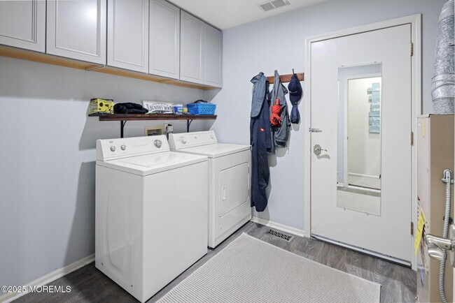 Building Photo - 148 Mizzen Ave