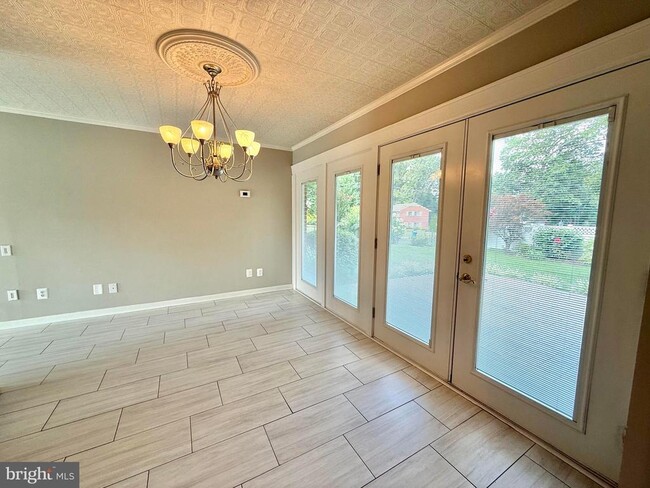 Building Photo - 5413 Ives Pl