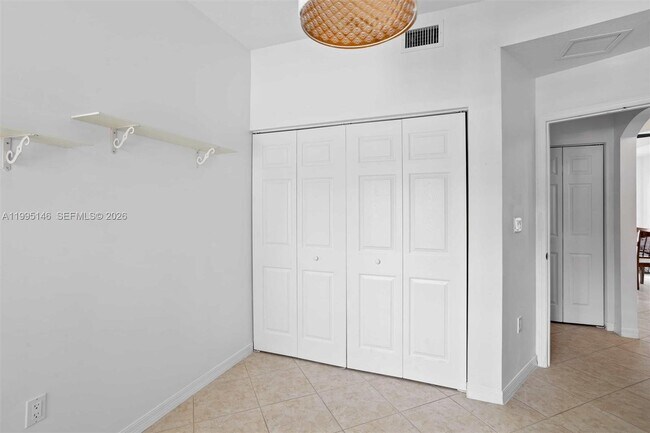 Building Photo - 970 SW 144th Ave