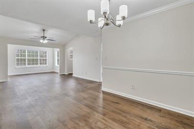 Building Photo - RATE DROP ALERT (was $2100/month) AND SUMM...