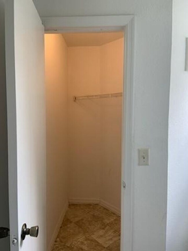 Building Photo - 7300 Westpointe Blvd