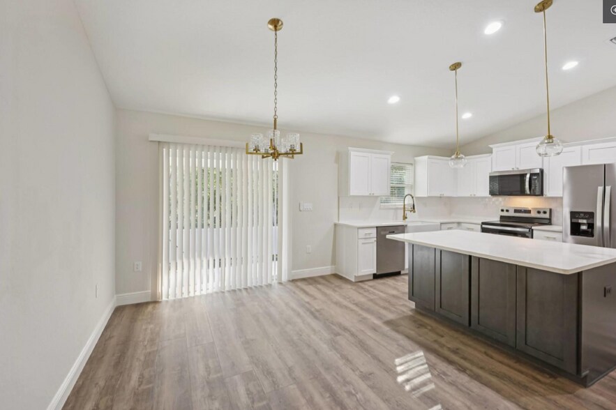 Building Photo - 10675 N Adler Dr