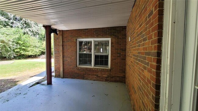 Building Photo - 5005 Johns Creek Ct