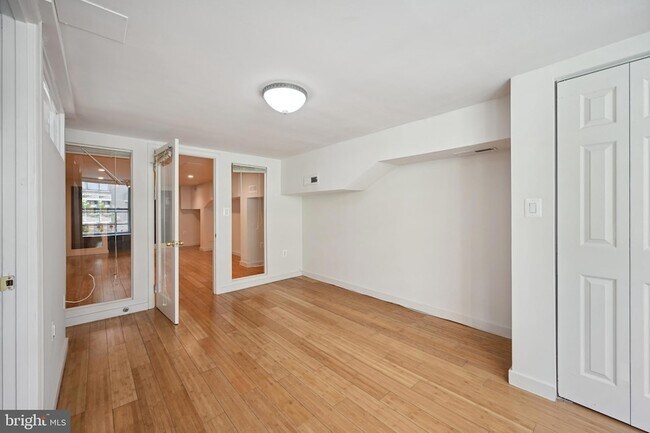 Building Photo - 1308 18th St NW