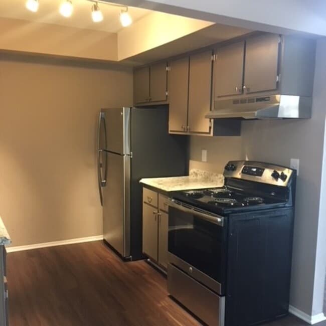 Building Photo - 10000 W Nine Mile Rd