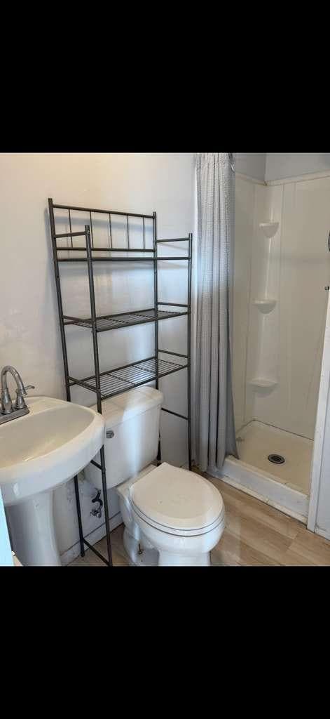 Building Photo - 1416 L Ave