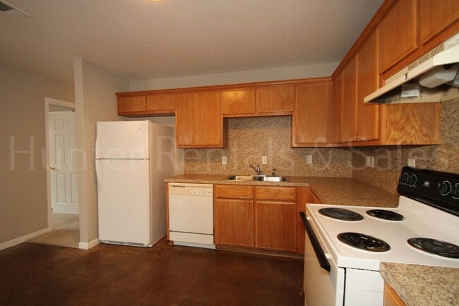 Building Photo - Cove Duplex