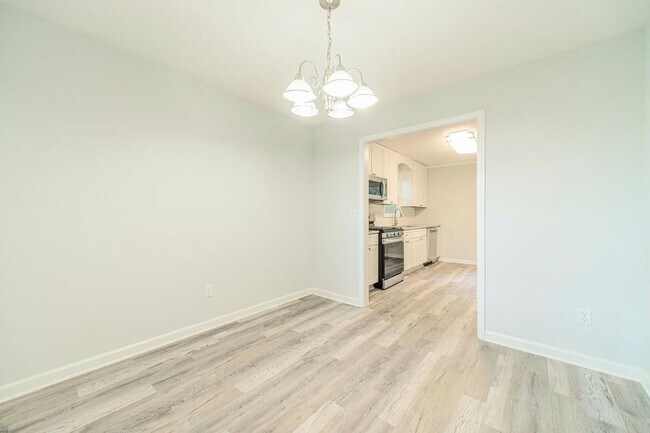 Building Photo - 325 Little Rock Ct