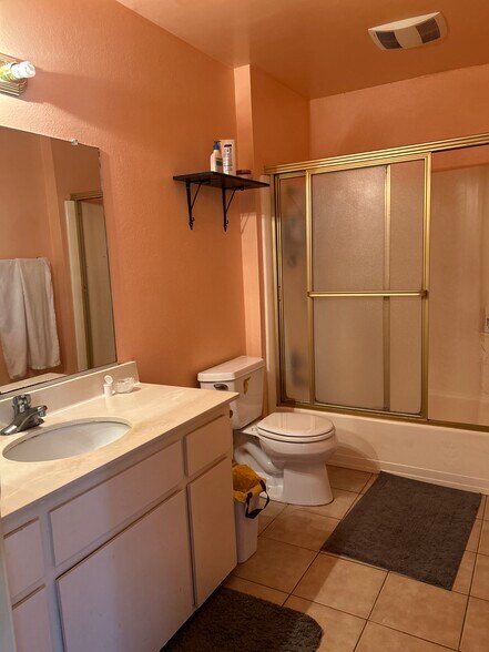 Building Photo - 5249 Village Circle Dr