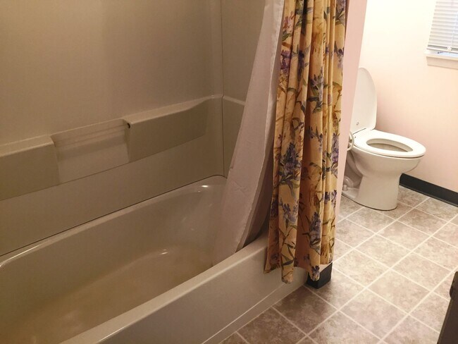 Building Photo - 119 Mitchell Cir