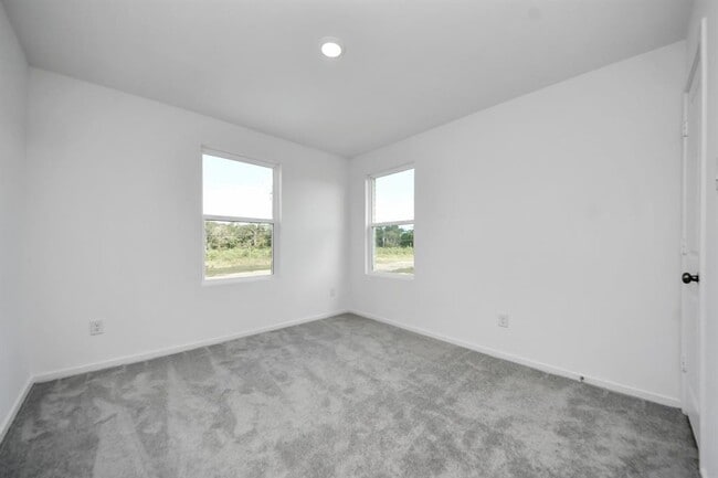 Building Photo - 25524 Roy Rogers Rd