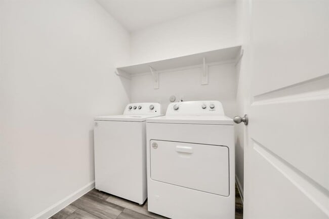 Building Photo - 10302 Florance Spring Dr