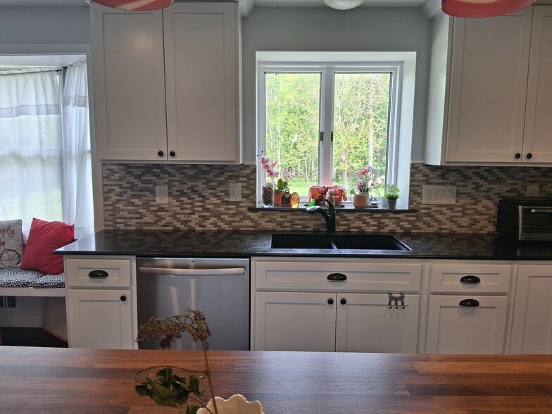 Kitchen - 2710 English Rd