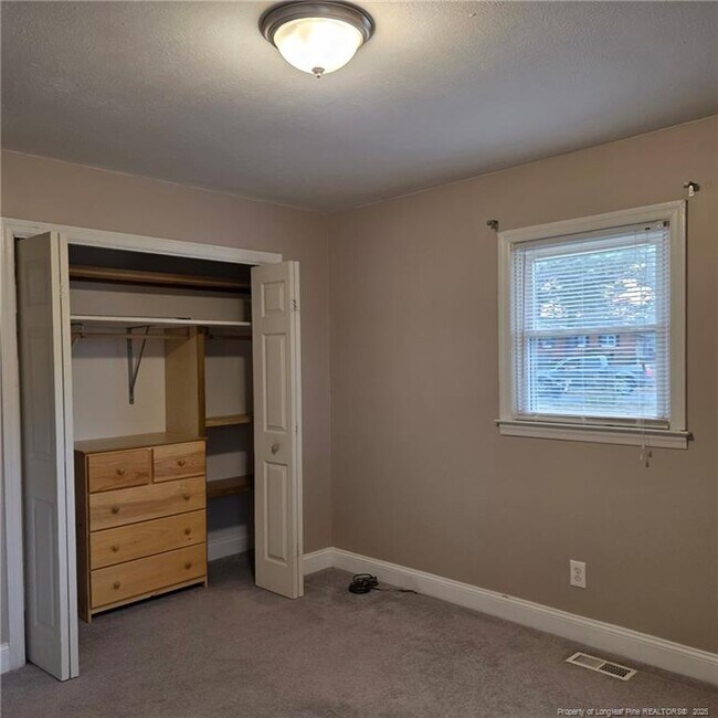 Building Photo - 1401 Greenock Ave