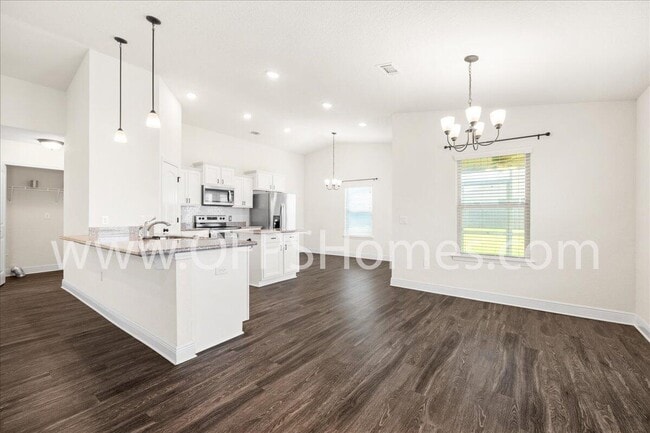 Building Photo - 6123 Redberry Dr