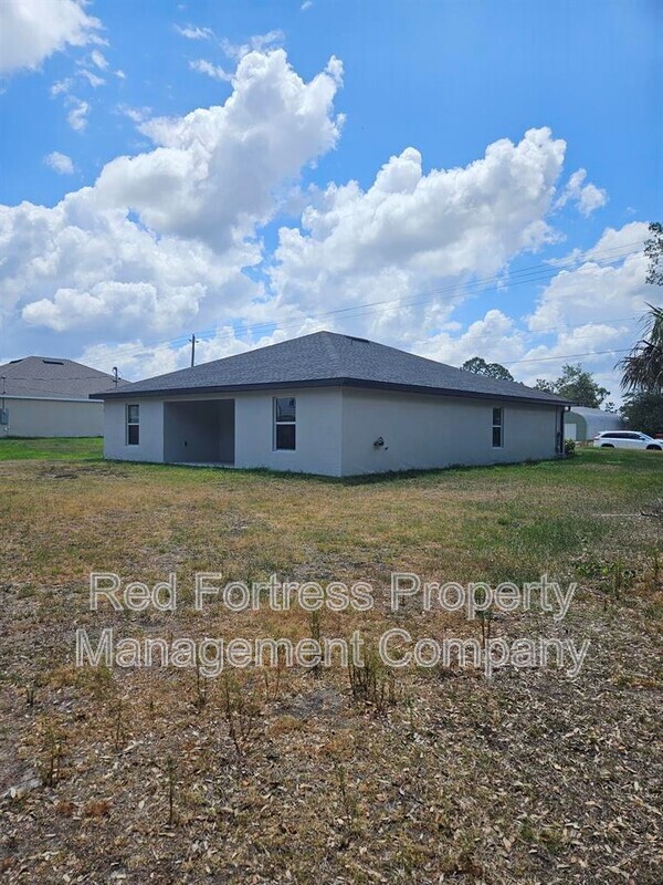 Building Photo - 22402 Peachland Blvd