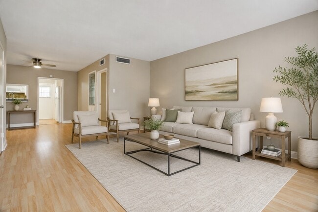 Building Photo - 1807 Stoney Brook Dr