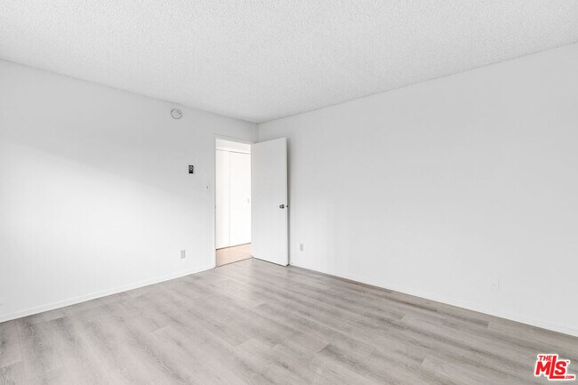 Building Photo - 1811 Parnell Ave