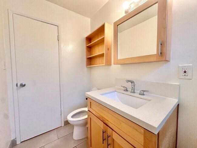 Building Photo - 23 Thornton Ave