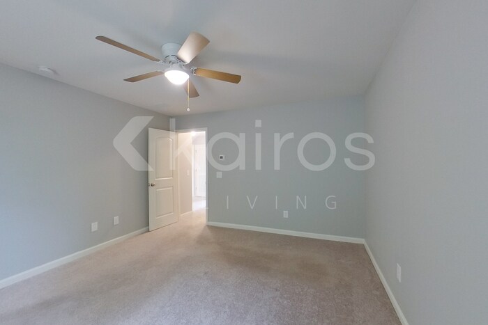 Building Photo - 10 Plymouth Ct