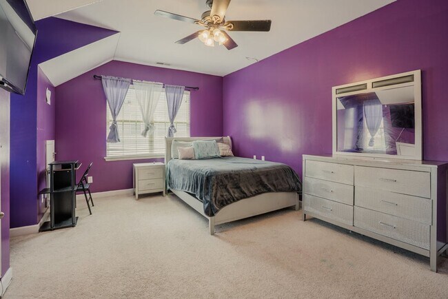 Building Photo - 4 Bedroom Home in the Village at Rolesville