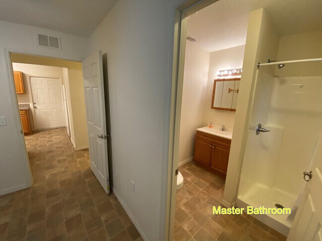 Building Photo - 154 Hurst St