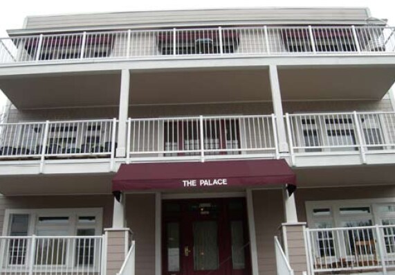 Primary Photo - The Palace