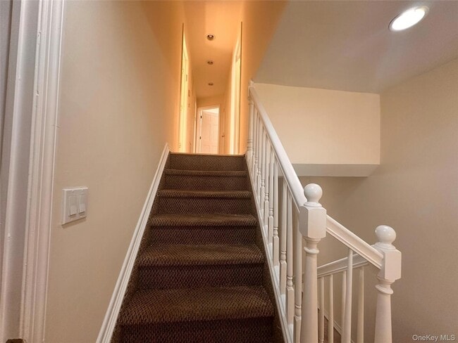 Building Photo - 15-83 208th Place Unit