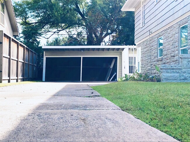 Building Photo - 2531 Watts St