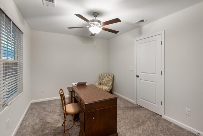 Building Photo - 305 Ollivander Ln