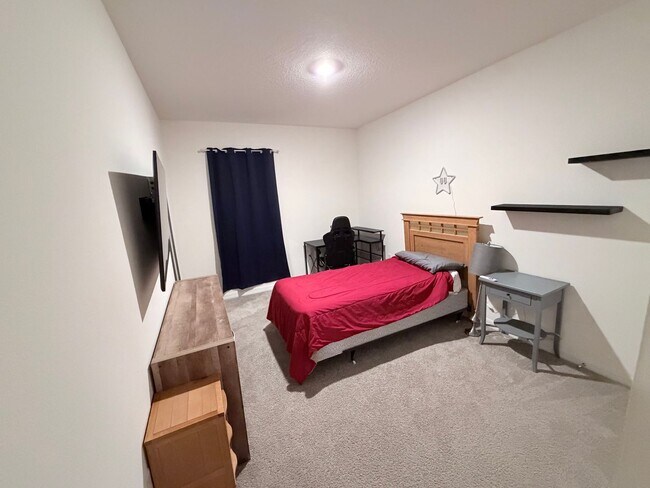 Building Photo - 3013 Moulin Rd