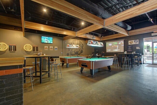 Building Photo - 1900 Cedar Ave