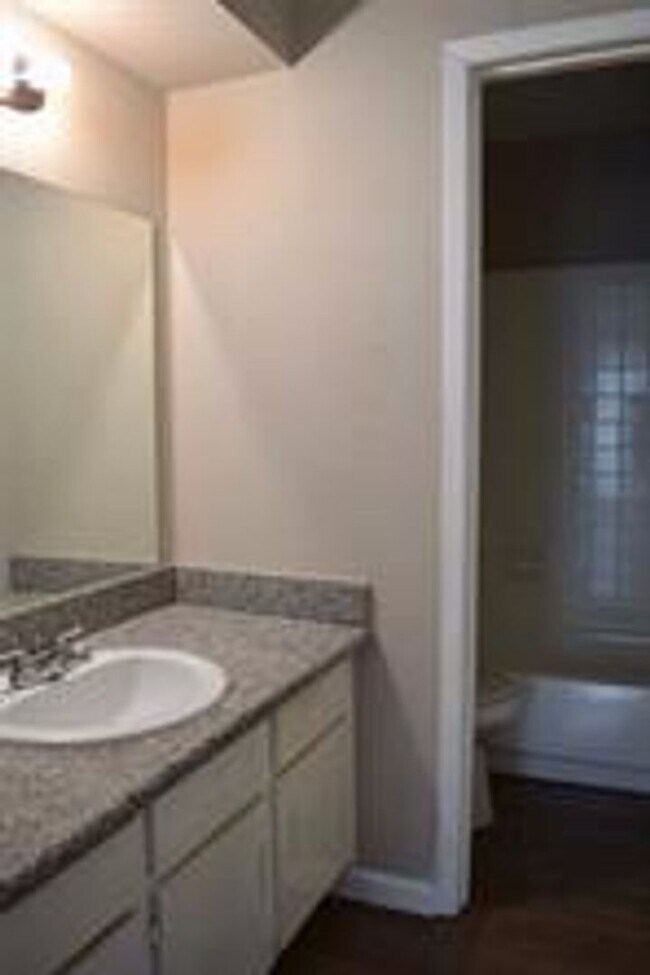 Building Photo - 2 BR 2 BA Condo - Downstairs