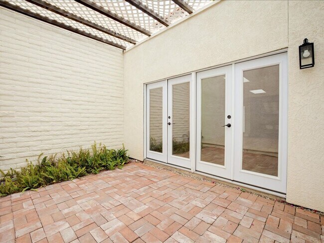 Building Photo - Scenic Living at Dorado Golf Course; 3 Bedroom 2 Bathroom