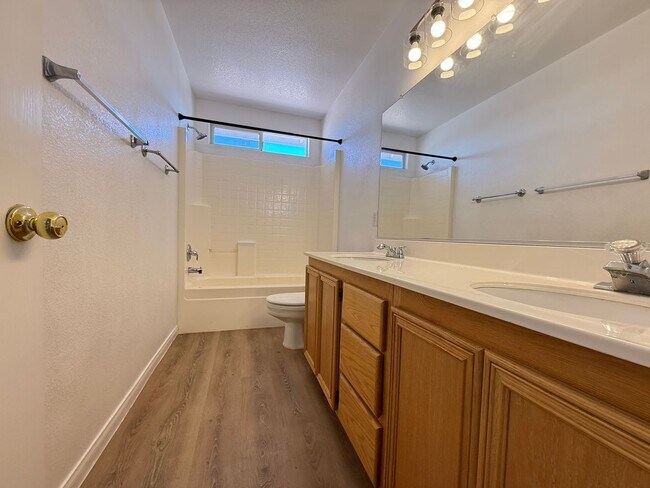 Building Photo - 9536 Sunshade Ct