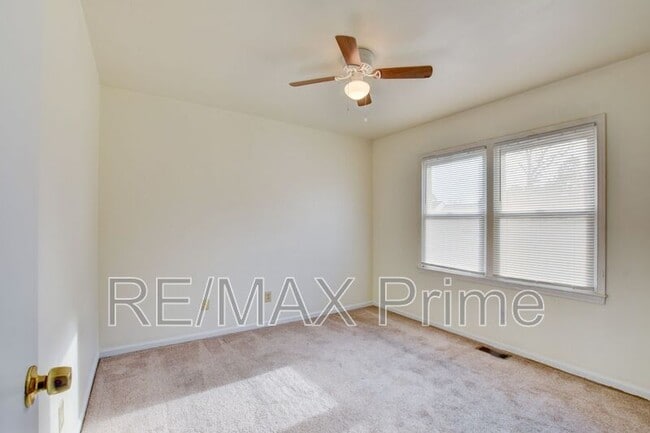 Building Photo - 2259 Sedgewick Dr