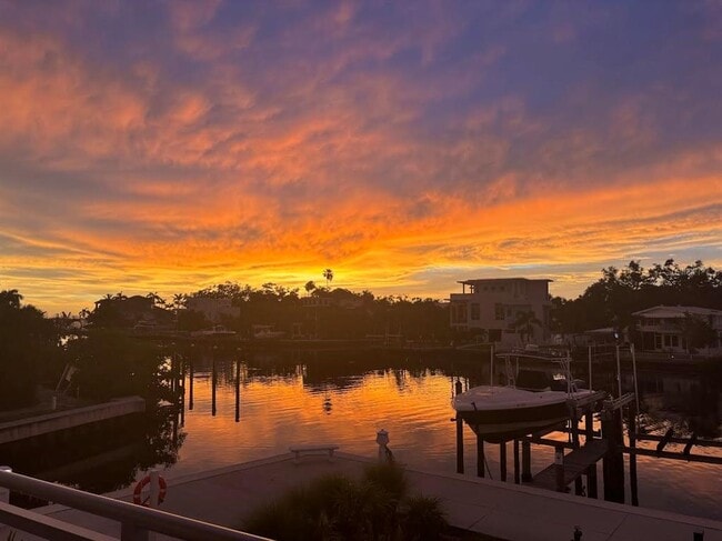 Building Photo - 1709 N Tamiami Trl