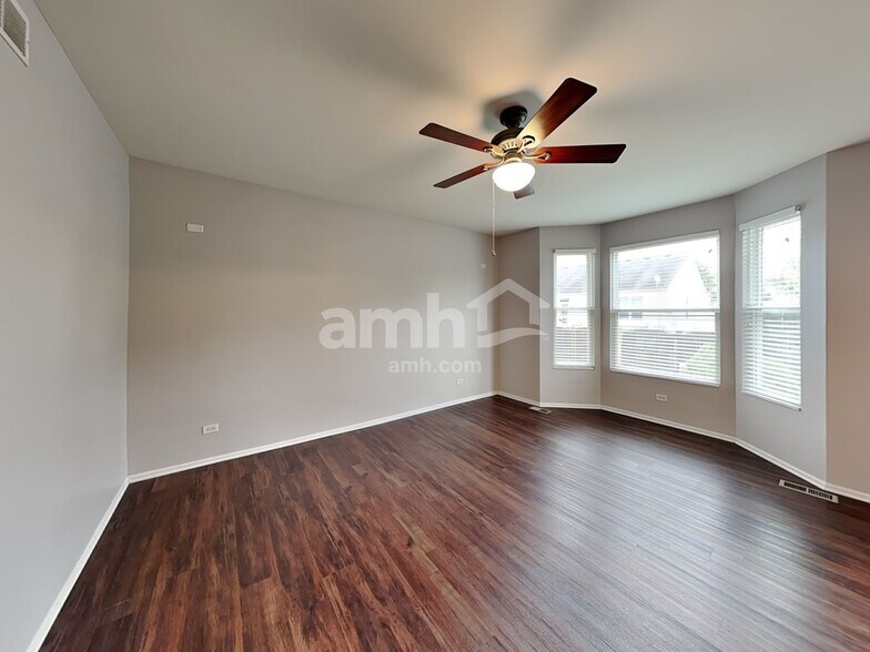 Building Photo - 1400 Bridgehampton Dr