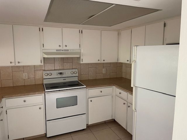 Building Photo - 11550 Baywood Meadows Dr