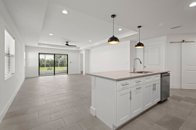 Building Photo - 1392 San Cristobal Ave