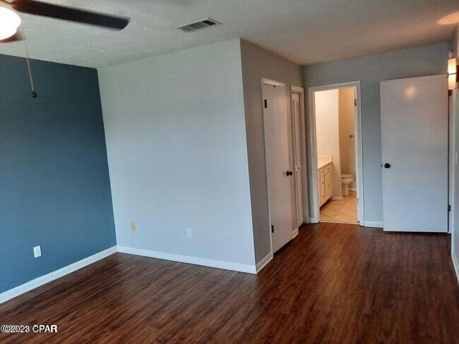 Building Photo - 7517 Yellow Bluff Rd