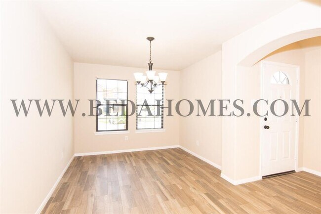 Building Photo - 9134 St Laurent Ln