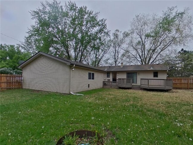Building Photo - 14015 Flay Ave N