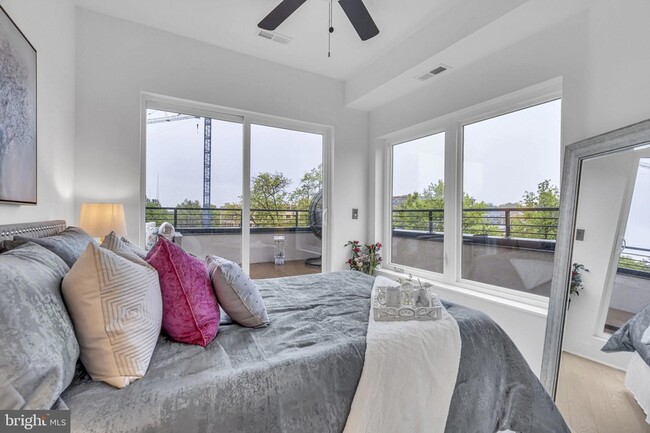 Building Photo - 1103 Fern St NW