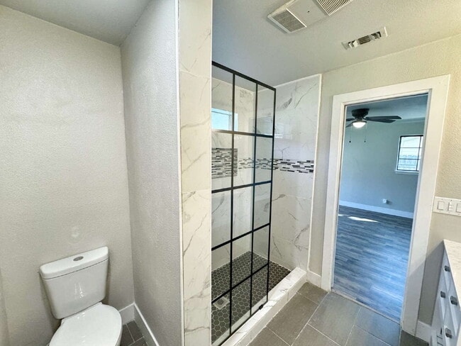 Building Photo - Move-In Special: 1 Month Rent Concession on a 14-Month Lease!