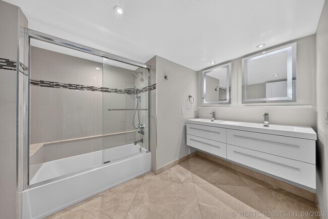 Building Photo - 4020 Galt Ocean Dr