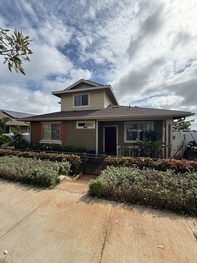 Building Photo - Spacious 4 Bedroom, 2.5 Bath Pet Friendly, Single Family Home.