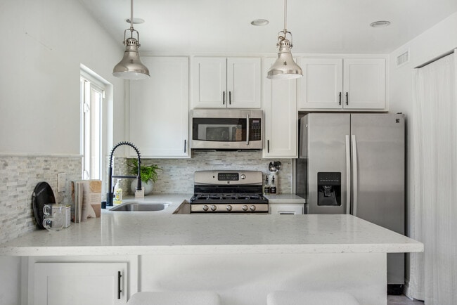 Building Photo - 19 Seabird Ct