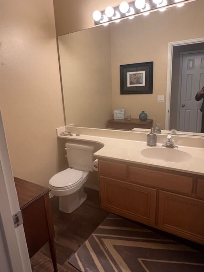 Building Photo - Desirable 2-bedroom/2.5-bathroom Condo in Islay Villas! Available Summer 2026