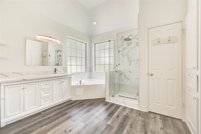 Building Photo - 8803 Memorial Creek Dr